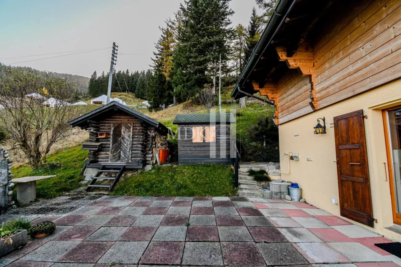 Charmant chalet avec vue dégagée