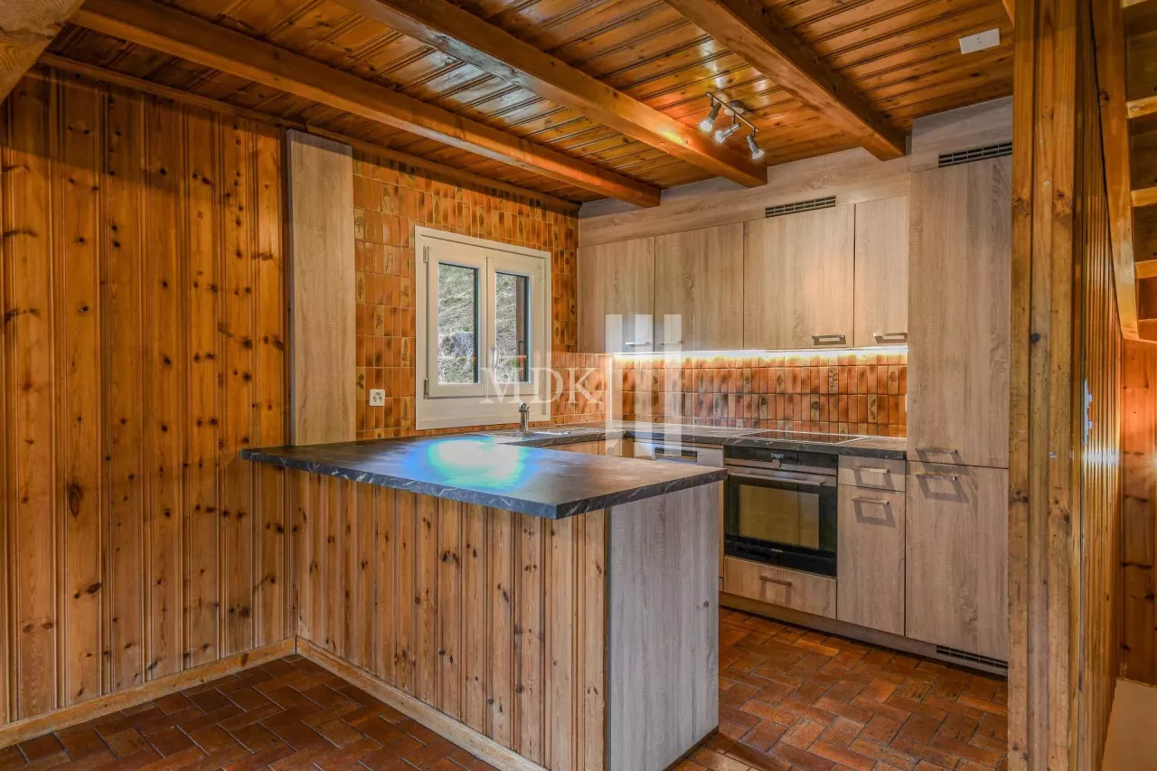 Charmant chalet sur 3 niveaux avec garage