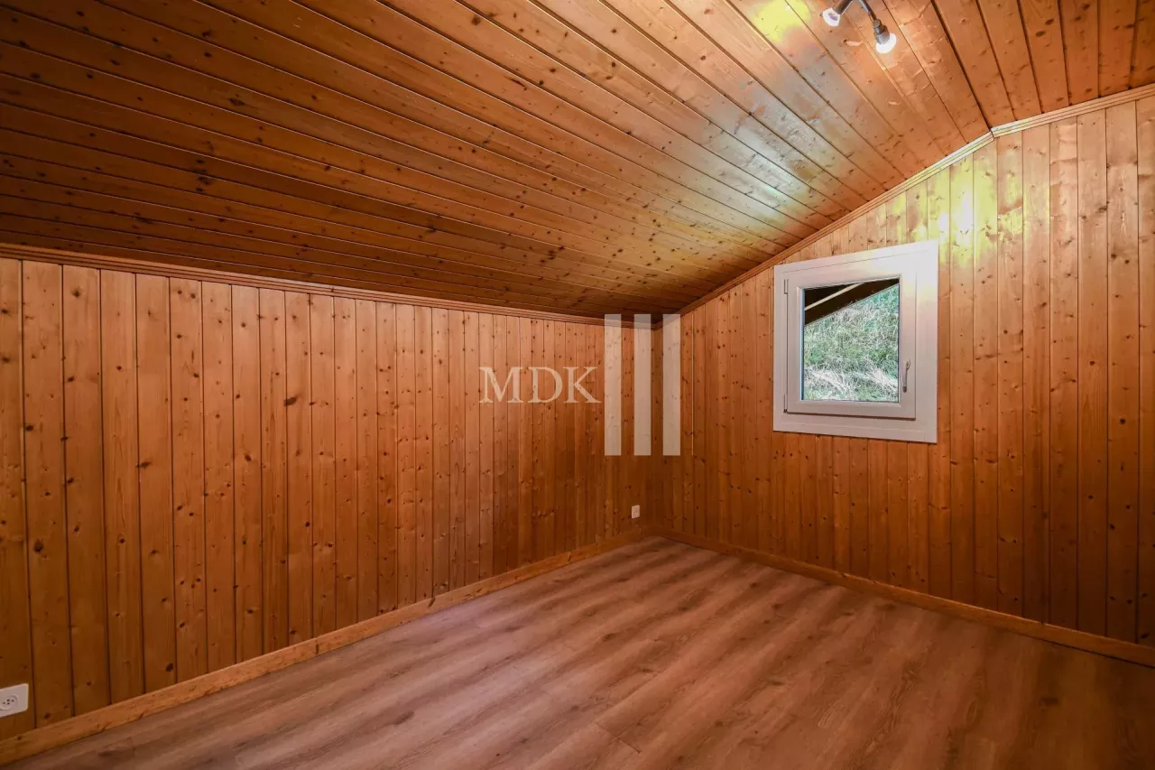 Charmant chalet sur 3 niveaux avec garage