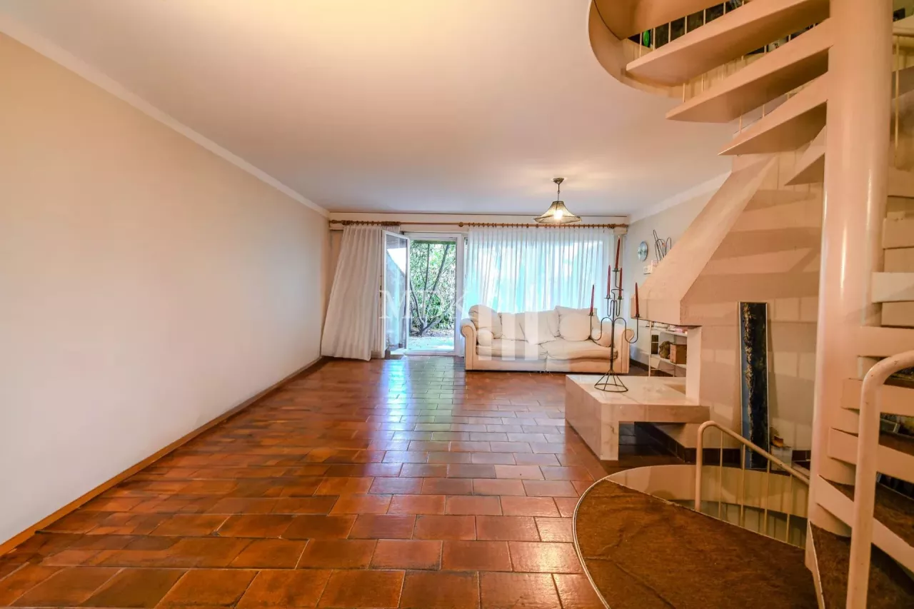 Charmante villa mitoyenne avec jardin