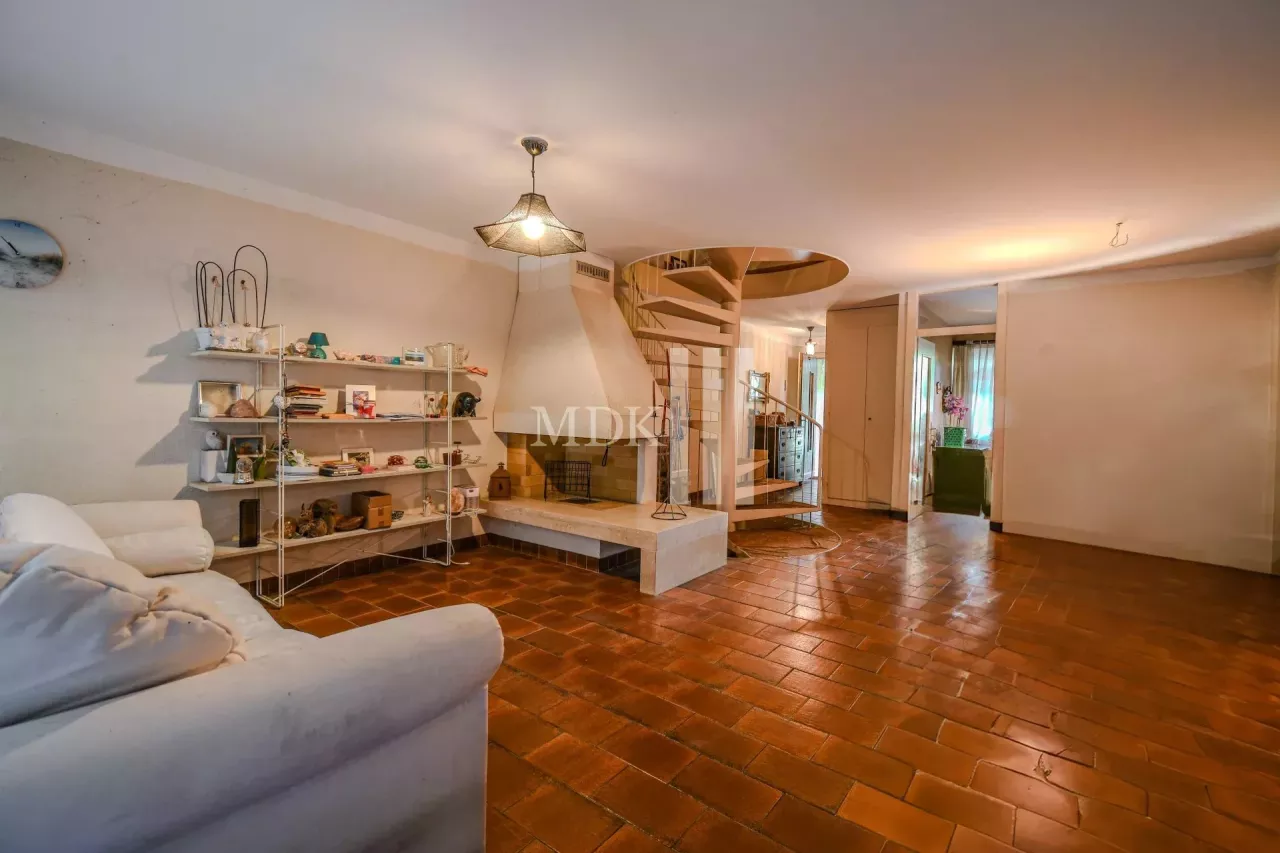 Charmante villa mitoyenne avec jardin
