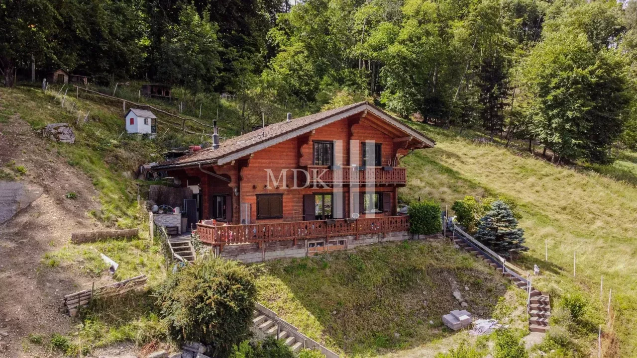 Charmant chalet avec vue dégagée sur la plaine et les montagnes