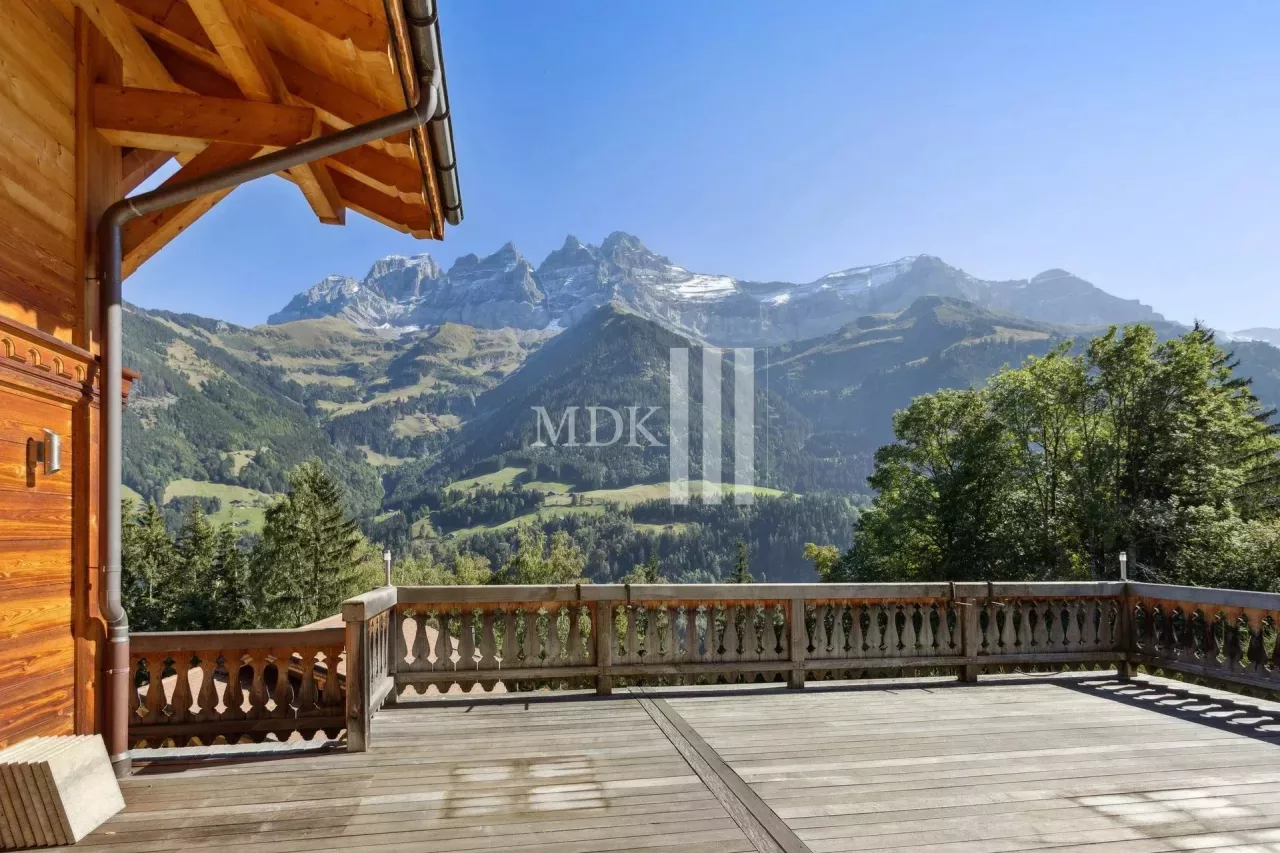 propriété d'exception de 13 pièces sur les hauts de Champéry