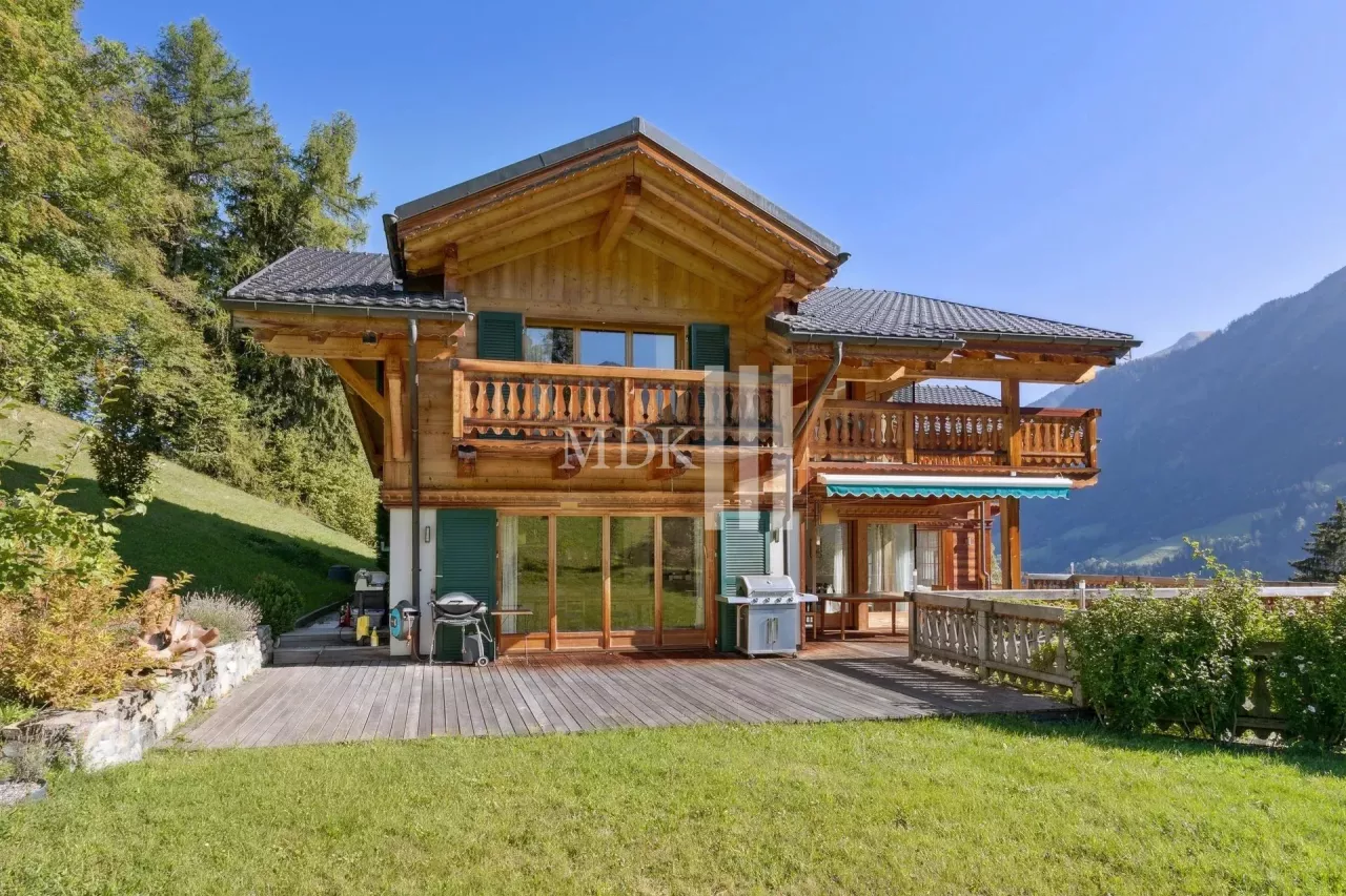 propriété d'exception de 13 pièces sur les hauts de Champéry