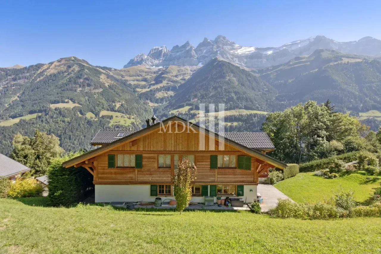 propriété d'exception de 13 pièces sur les hauts de Champéry
