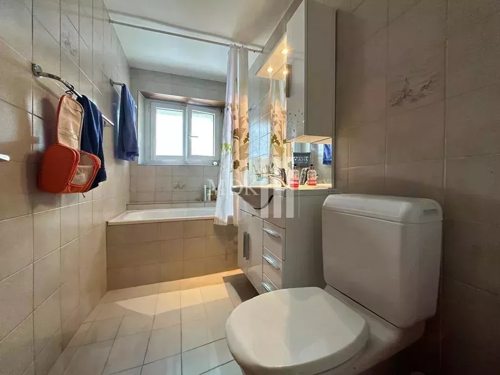 Idéal pour investisseur : immeuble de deux appartements