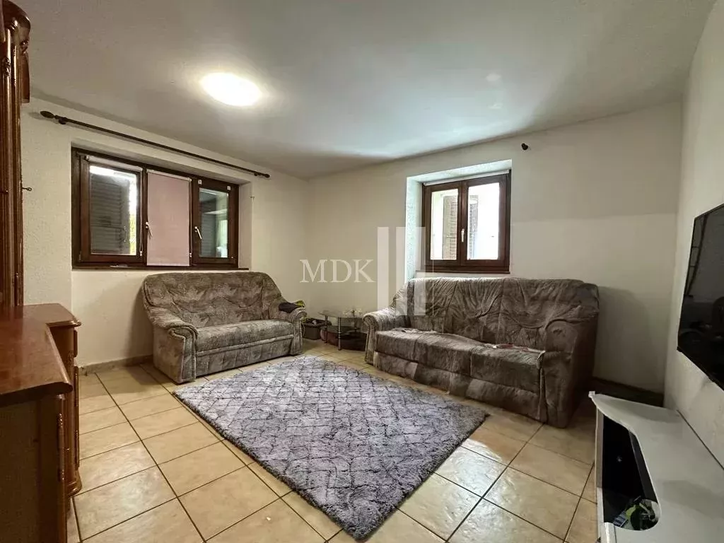 Idéal pour investisseur : immeuble de deux appartements