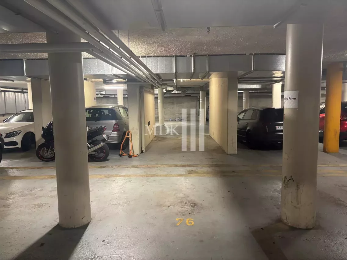 Deux place de parc intérieures à louer au centre-ville de Monthey
