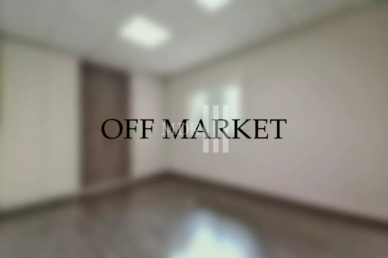 OFF MARKET : Local commercial au centre-ville