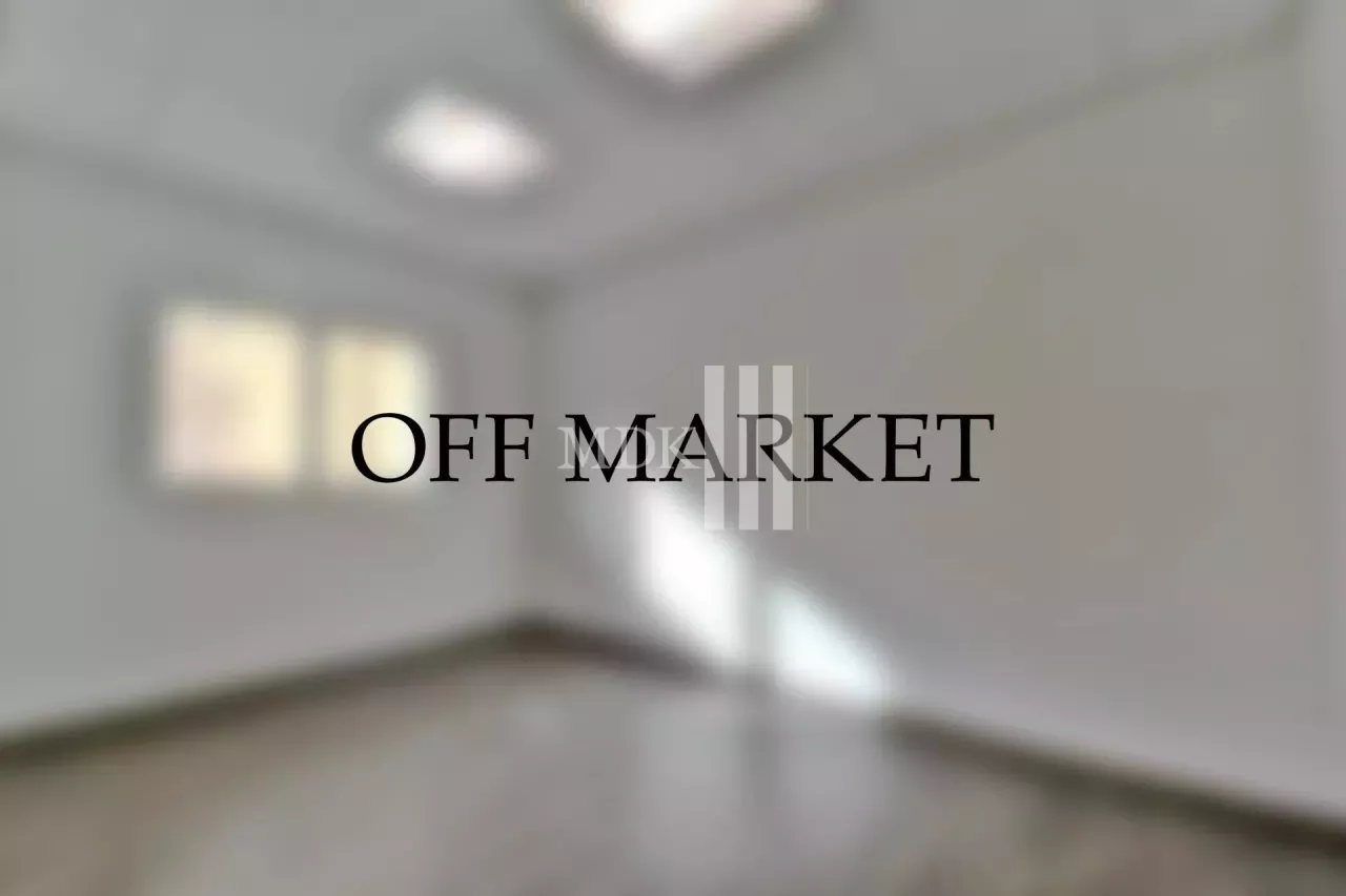 OFF MARKET : Local commercial au centre-ville