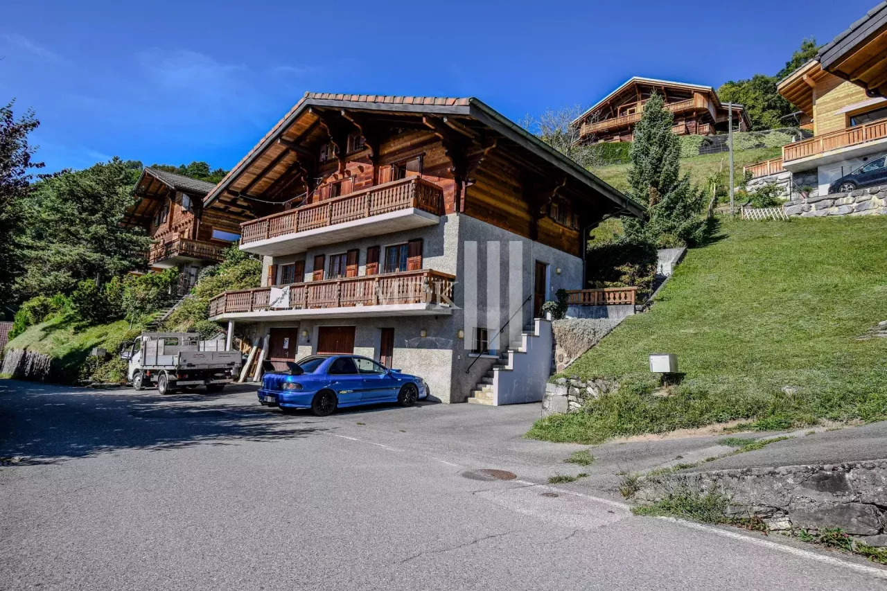 Authentique chalet de deux appartements