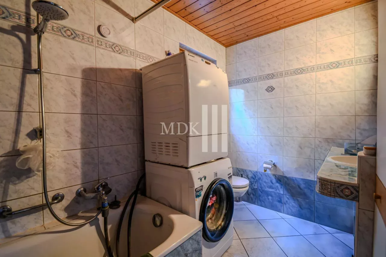 Authentique chalet de deux appartements