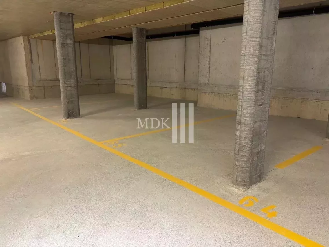 Place de parc intérieure à louer à Vouvry