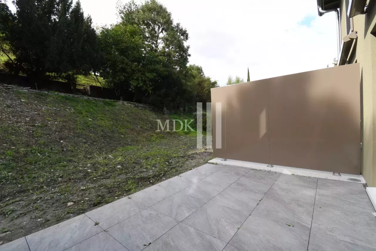 Maison mitoyenne neuve de 3.5 pièces à louer à Monthey