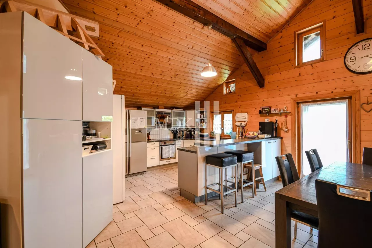 Authentique chalet de deux appartements