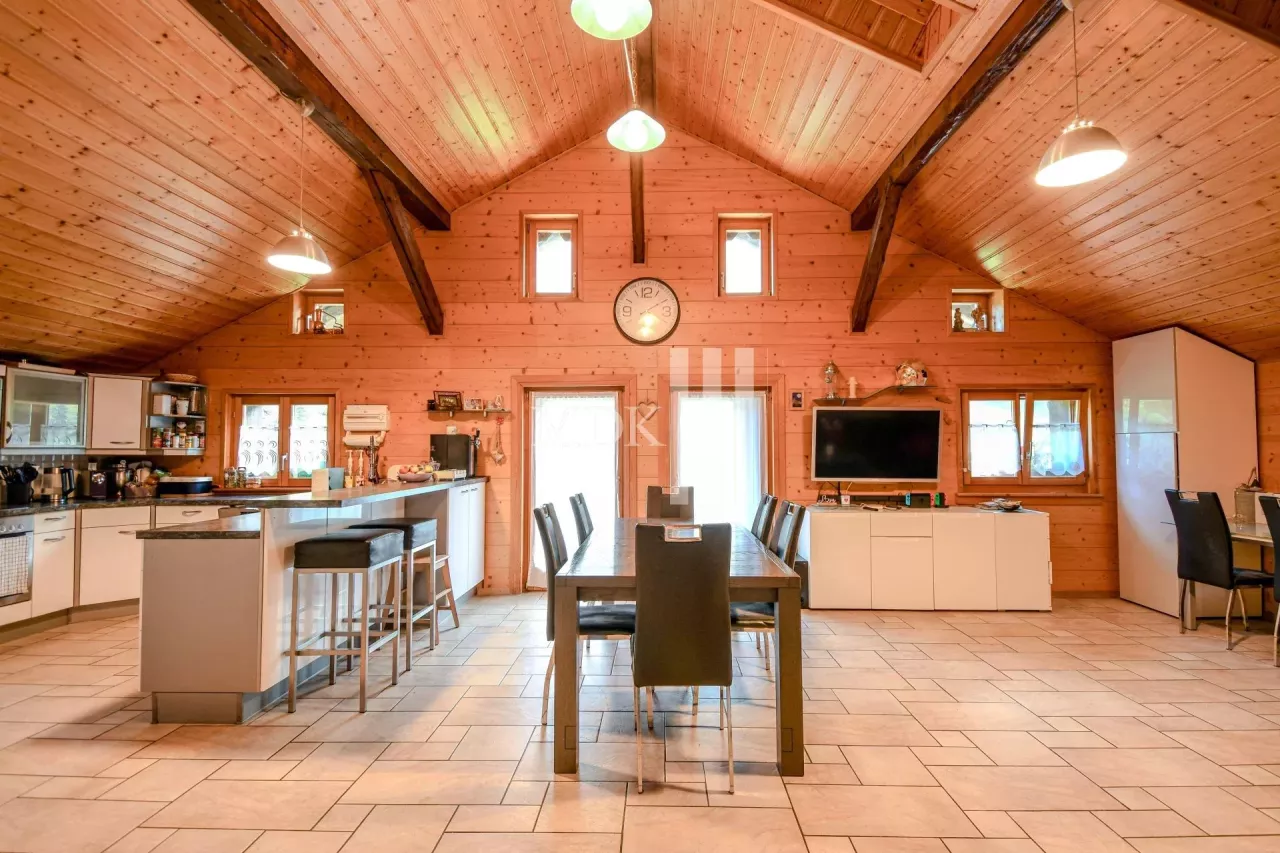 Authentique chalet de deux appartements