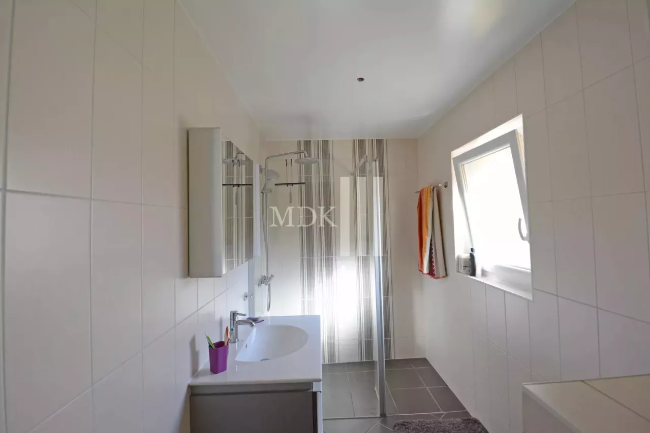 Spacieux appartement de 4.5 pièces au 2ème étage