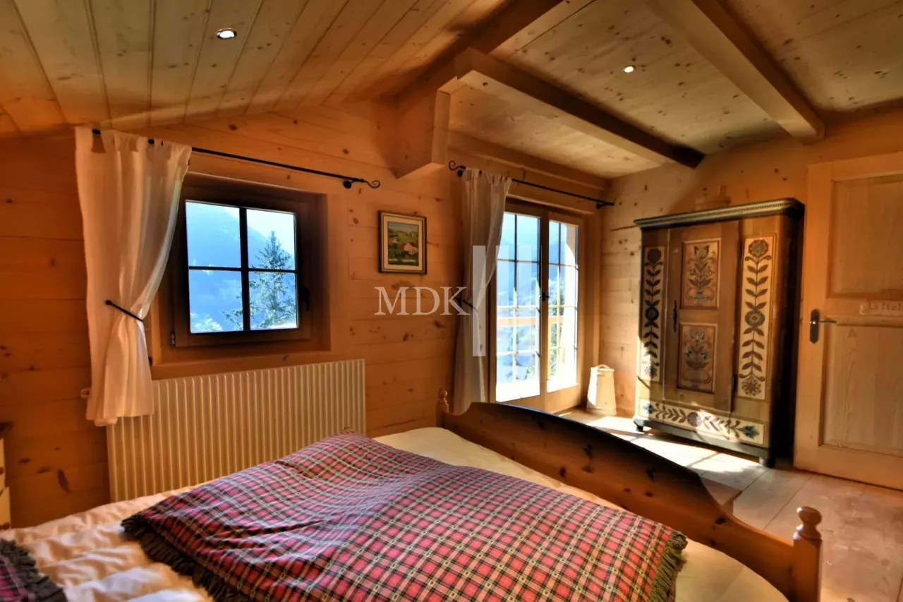 Chalet meublé à louer pour l'été 25 ou l'hiver 25-26 à Champéry !