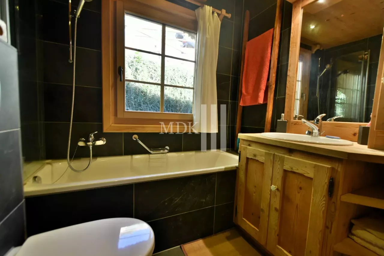 Chalet meublé à louer pour l'été 25 ou l'hiver 25-26 à Champéry !
