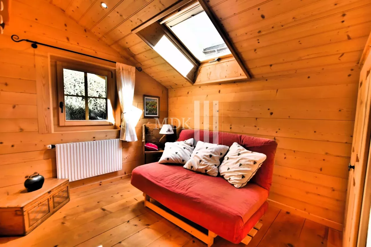 Chalet meublé à louer pour l'été 25 ou l'hiver 25-26 à Champéry !