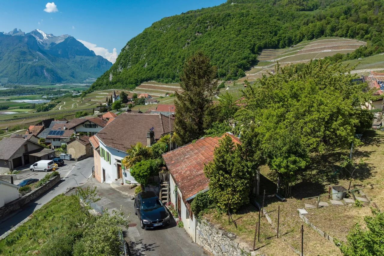 Maison villageoise contiguë de 3.5 pièces à Yvorne