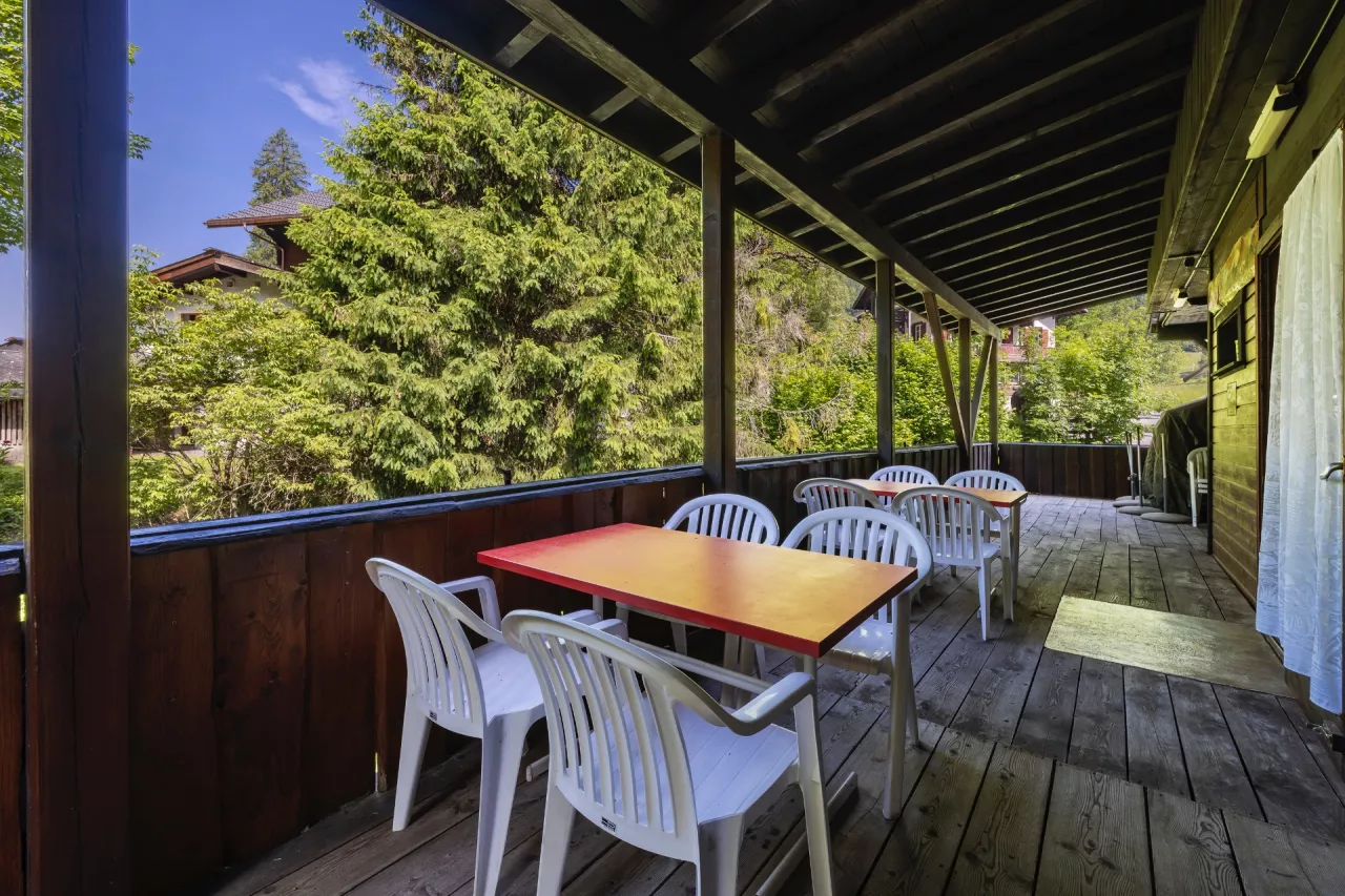 Restaurant individuel avec habitation aux Plans-sur-Bex