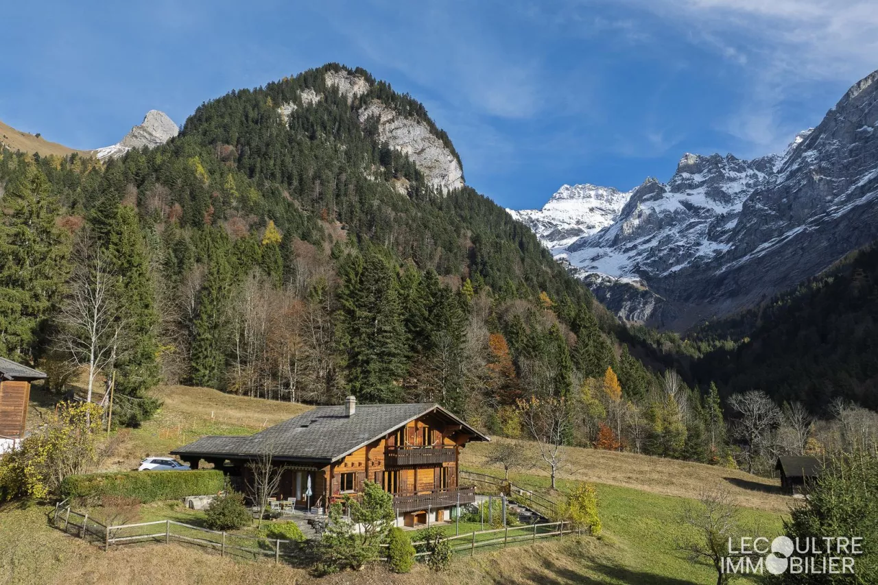 Chalet individuel de 6.5 pièces aux Plans-sur-Bex