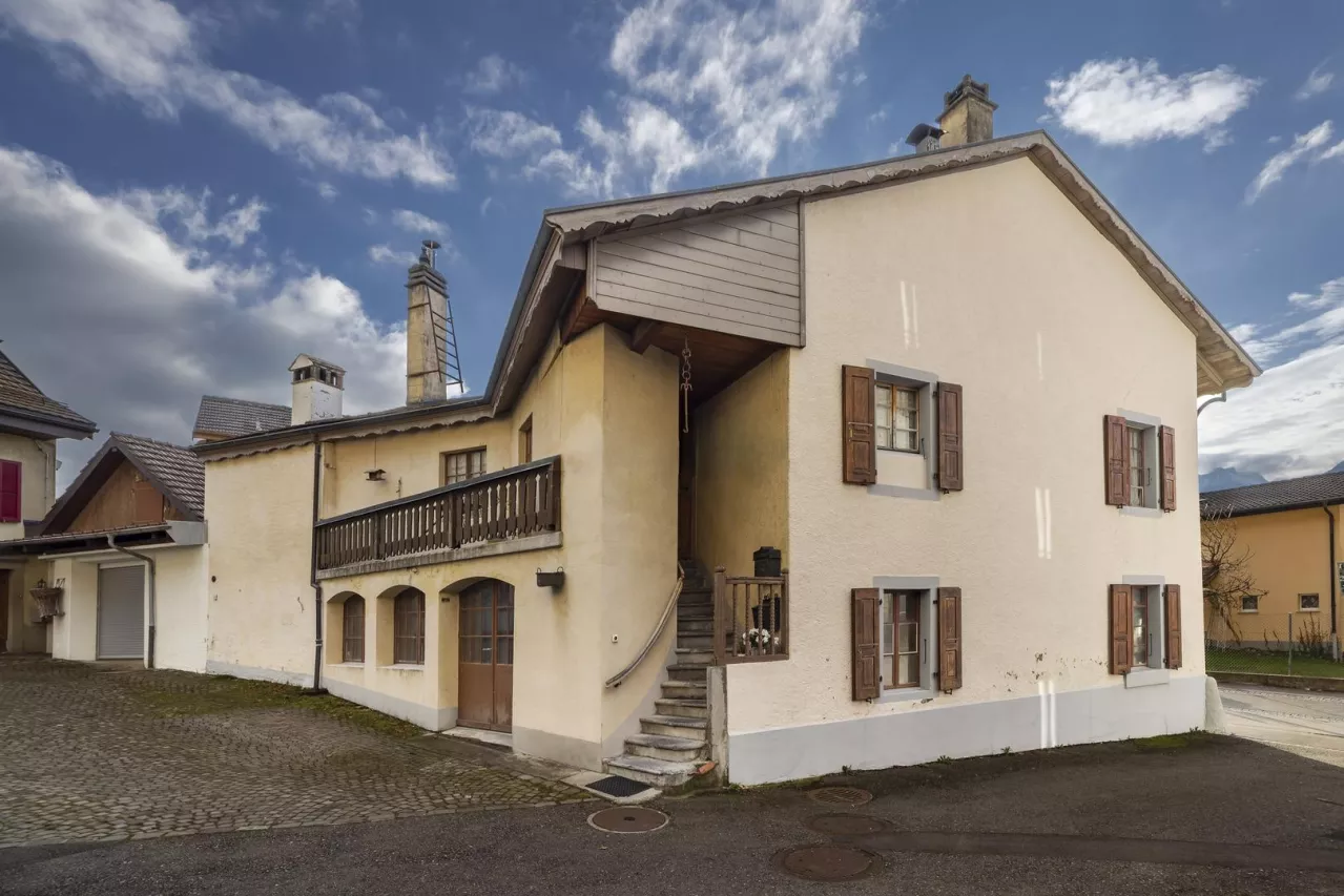 Roche - Maison contiguë de 5 pièces au coeur du village