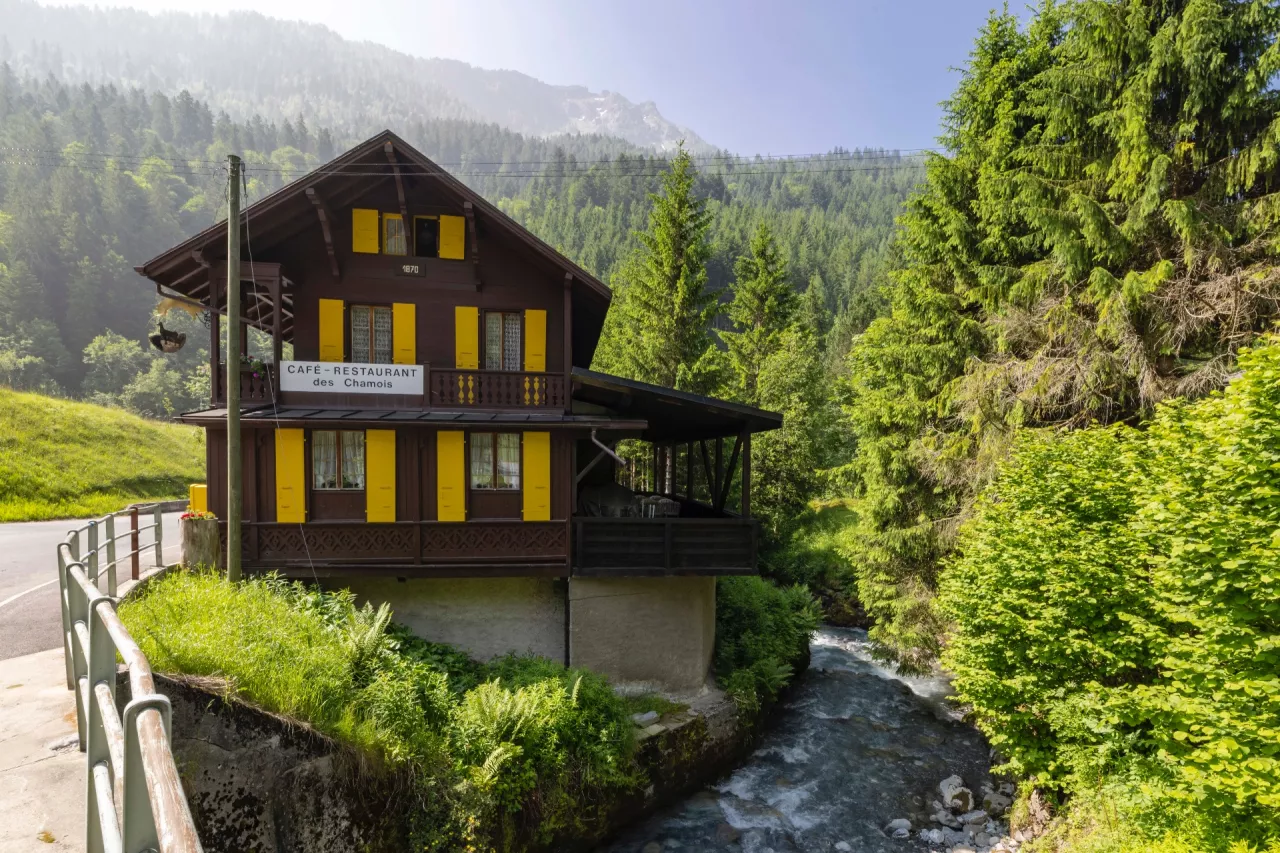 Chalet individuel de 6.5 pièces dans le hameau des Plans-sur-Bex