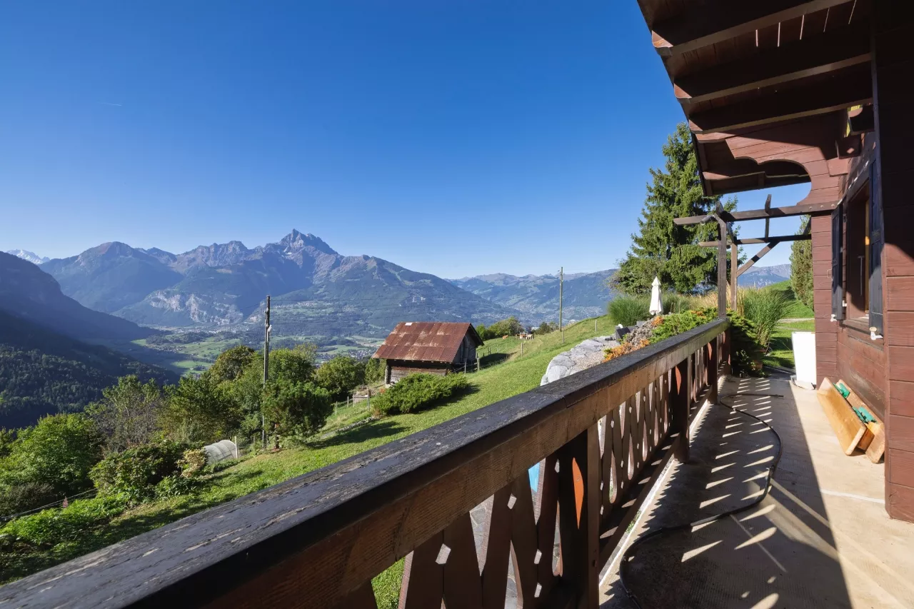 Chalet individuel de 7.5 pièces à 3 min. en voiture de Gryon/Barboleuse