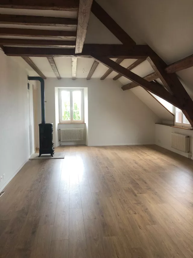 Pampigny - Habitat de 4.5 pièces en attique