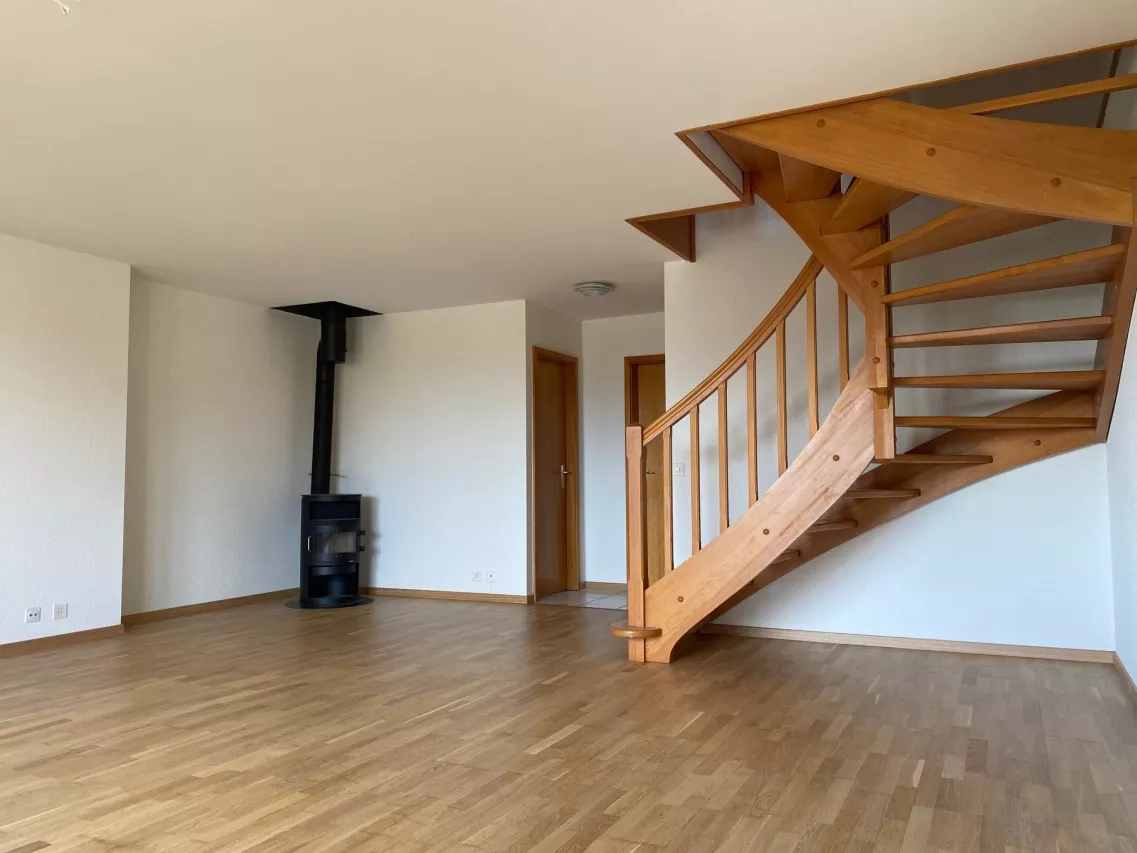 Villars-sous-Yens - Habitat de 5.0 pièces en duplex au 1er étage et combles
