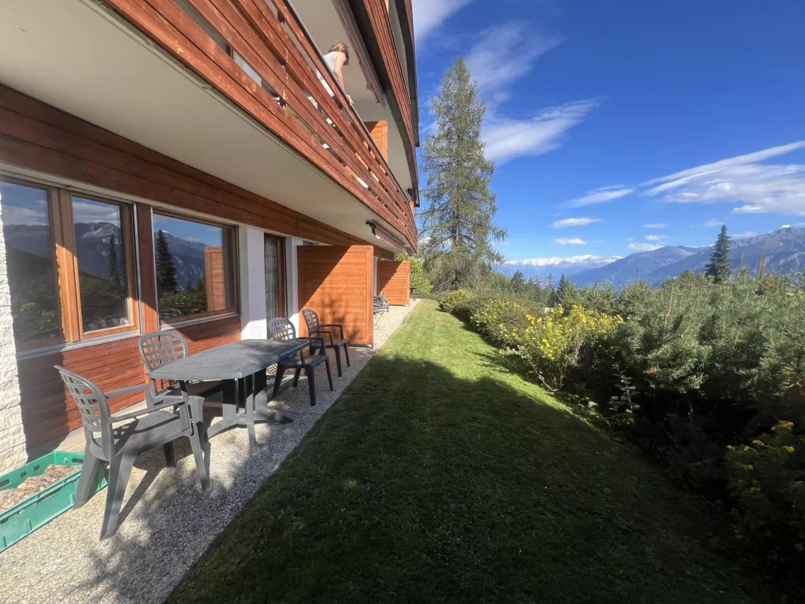 Rare ! Bel appartement de 4 pièces situé au rez jardin
