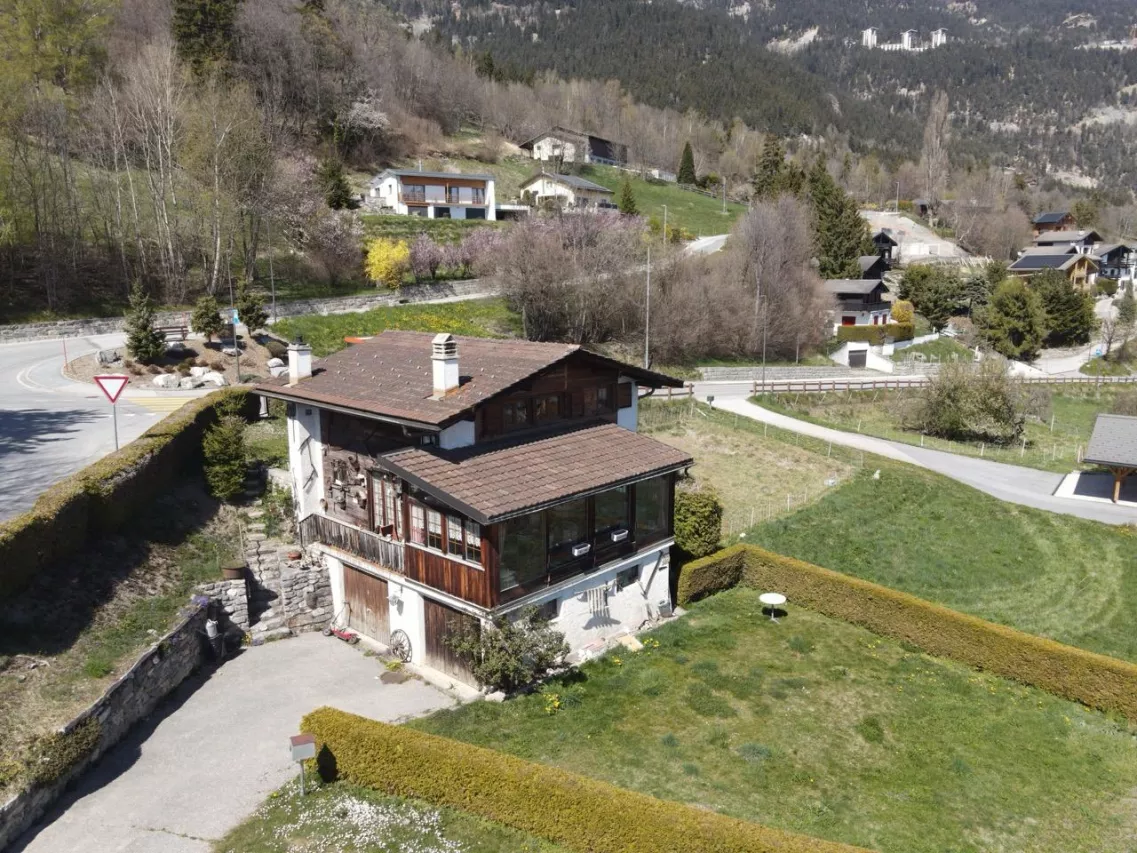 Chalet de 5,5 pièces à Crans-Montana, secteur Mollens - Vente aux étrangers