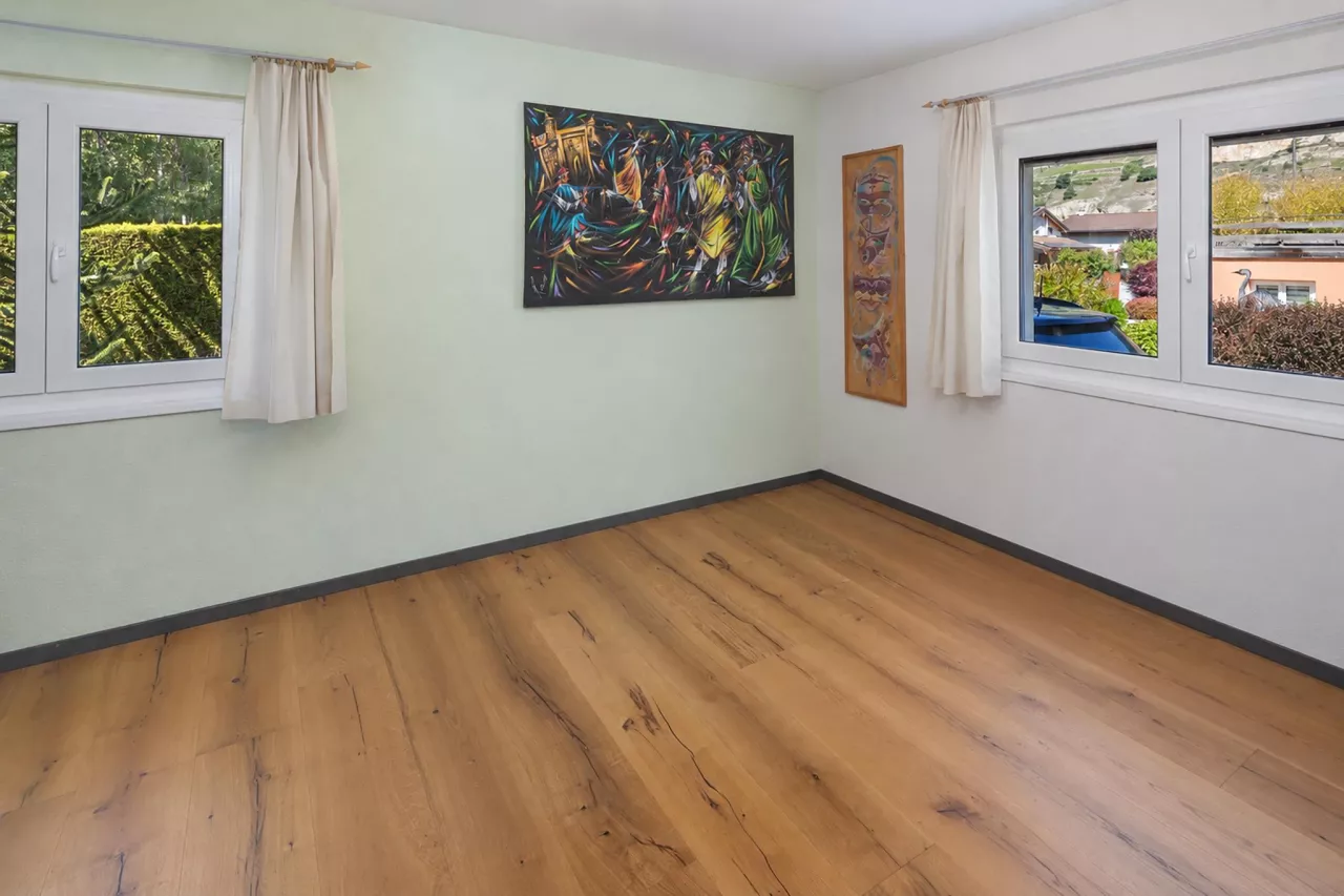 Élégante villa familiale avec piscine à Granges VS