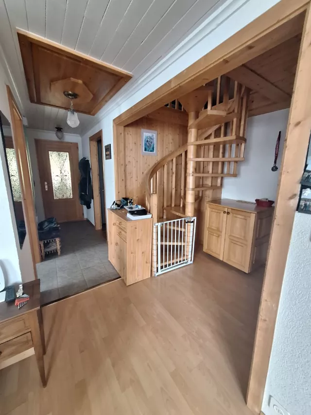 Magnifique chalet avec grand terrain et vue panoramique – Aven (Valais)